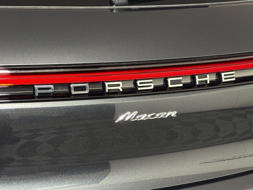 2026 Porsche Macan Base