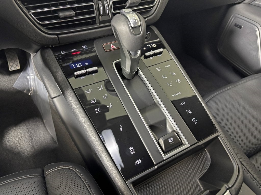 2026 Porsche Macan T