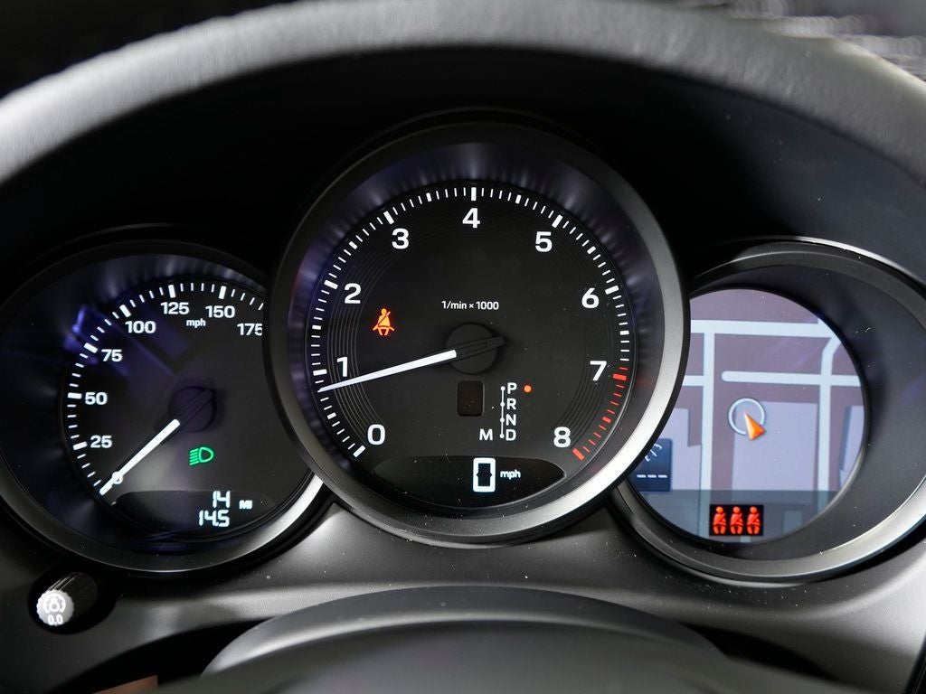 2026 Porsche Macan Base