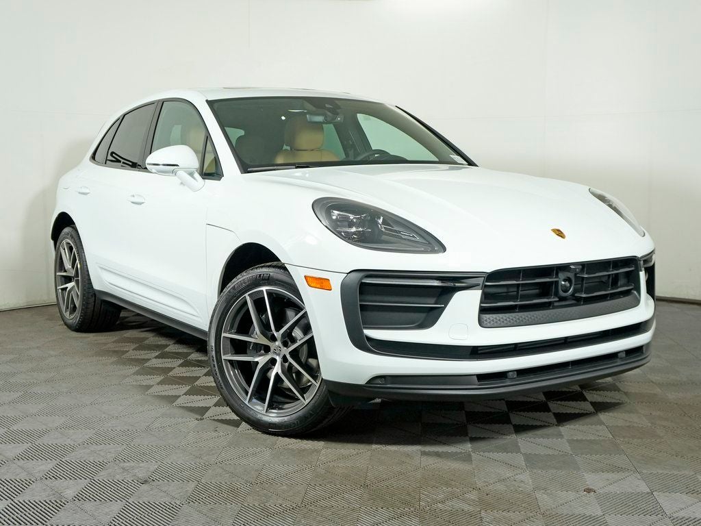 2026 Porsche Macan Base