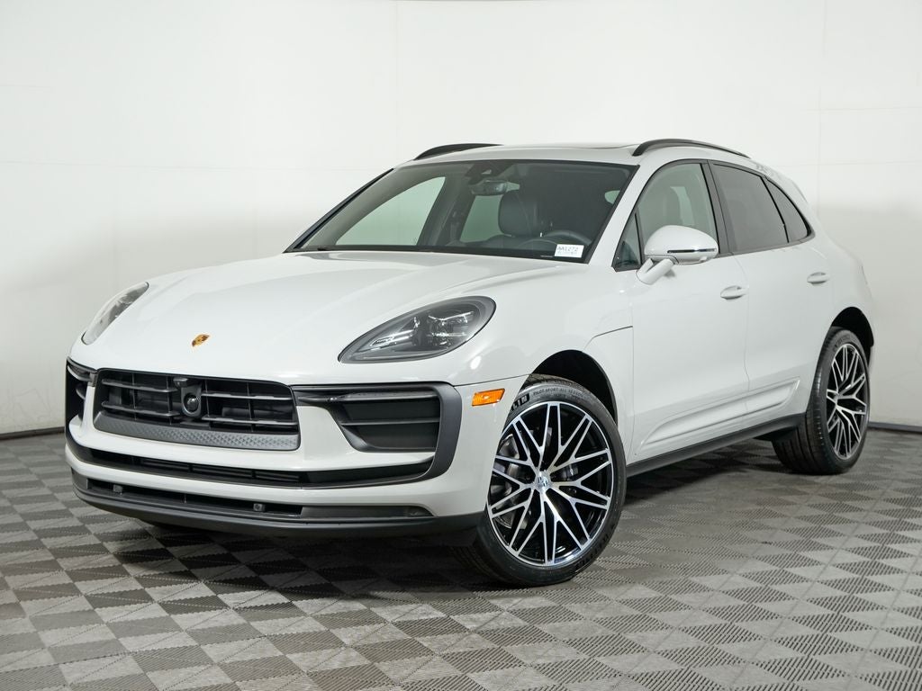 2026 Porsche Macan Base