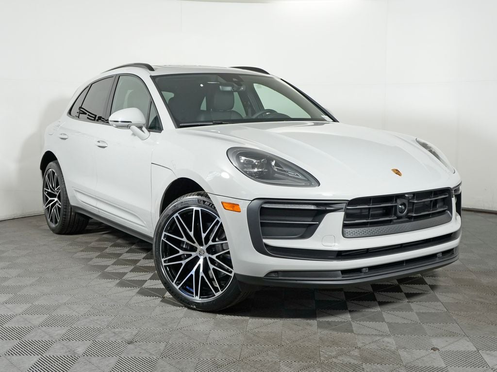 2026 Porsche Macan Base