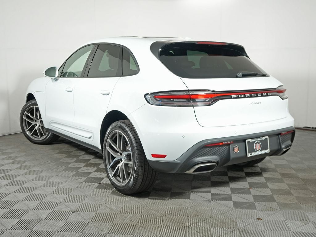 2026 Porsche Macan Base
