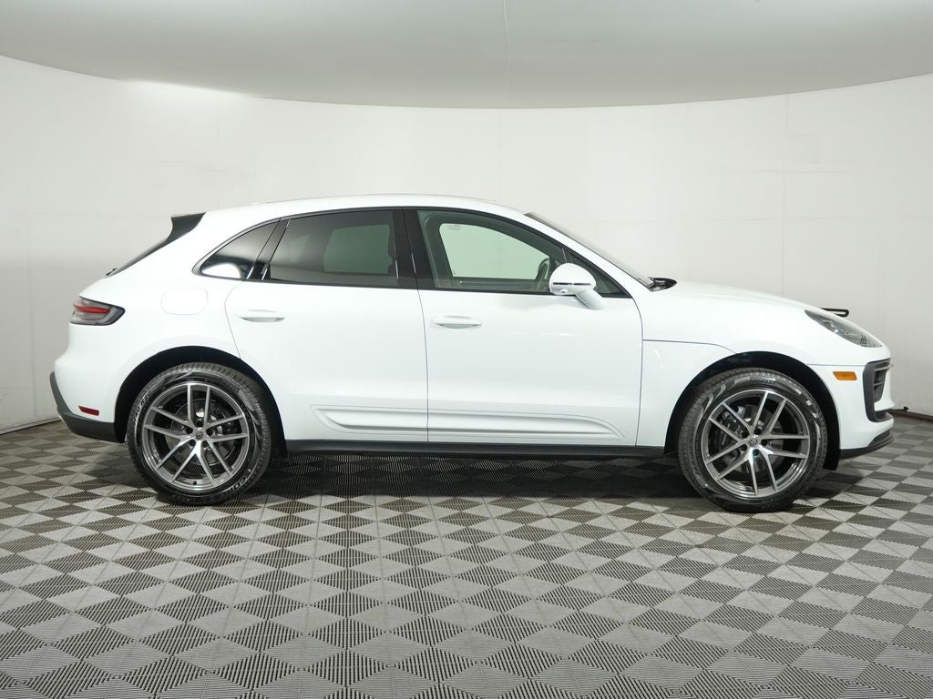 2026 Porsche Macan Base