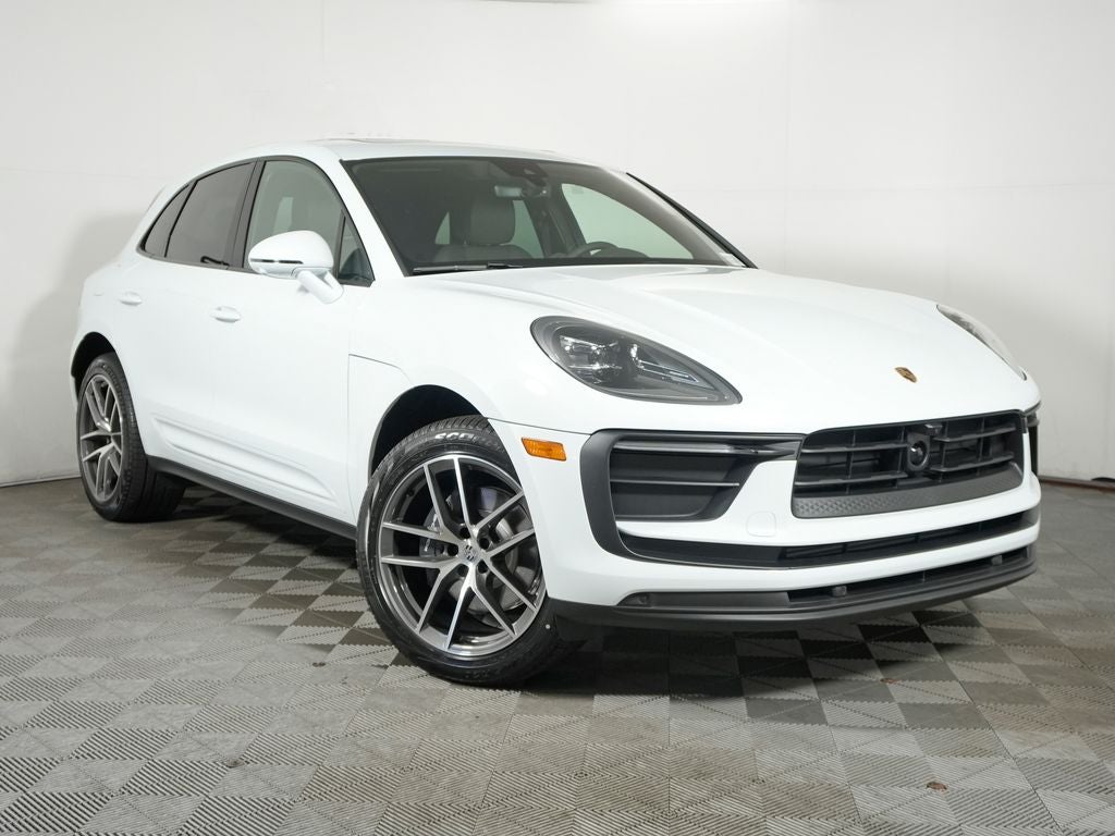 2026 Porsche Macan Base