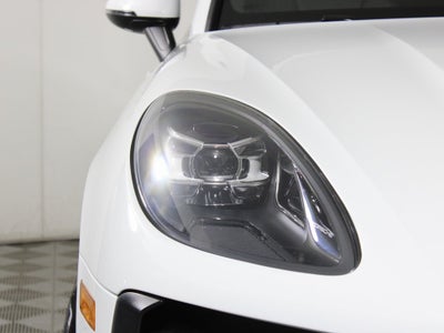 2021 Porsche Macan Base