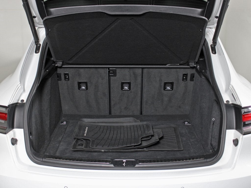 2021 Porsche Macan Base