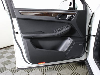 2021 Porsche Macan Base