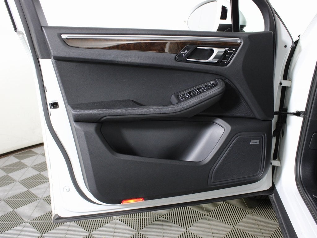 2021 Porsche Macan Base