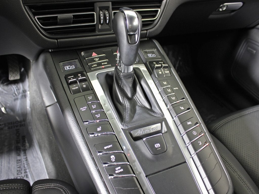 2021 Porsche Macan Base