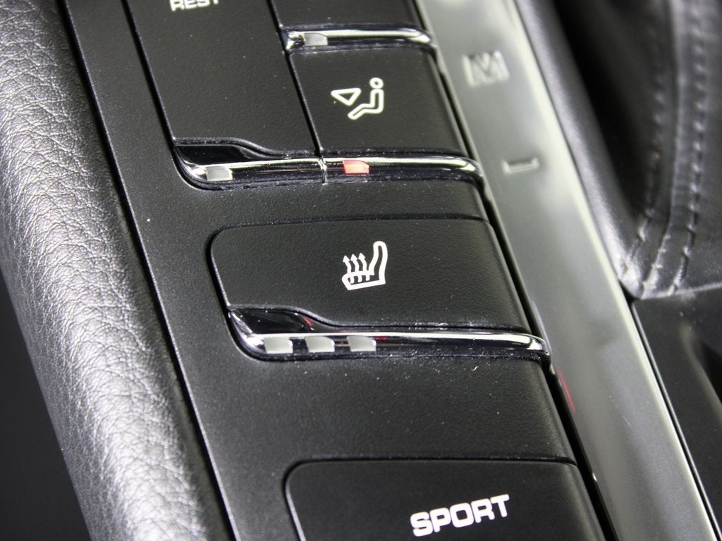 2021 Porsche Macan Base