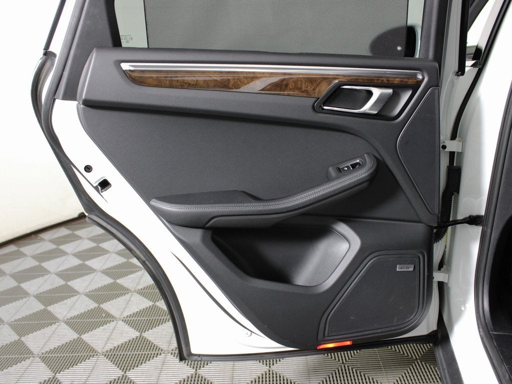 2021 Porsche Macan Base