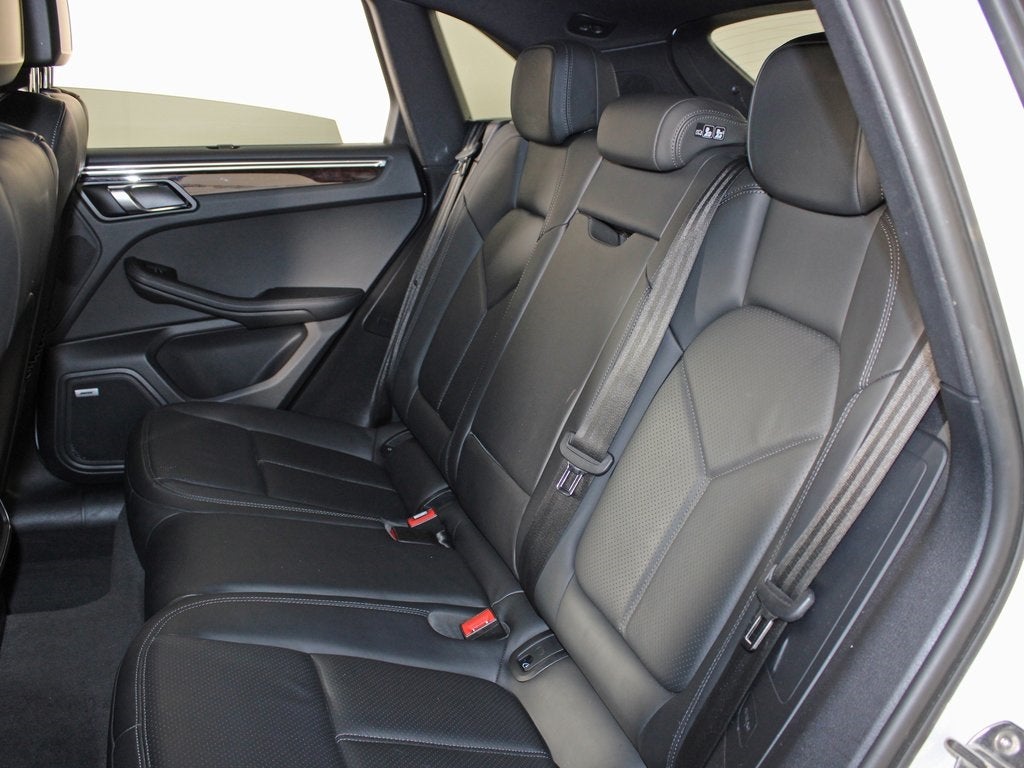 2021 Porsche Macan Base