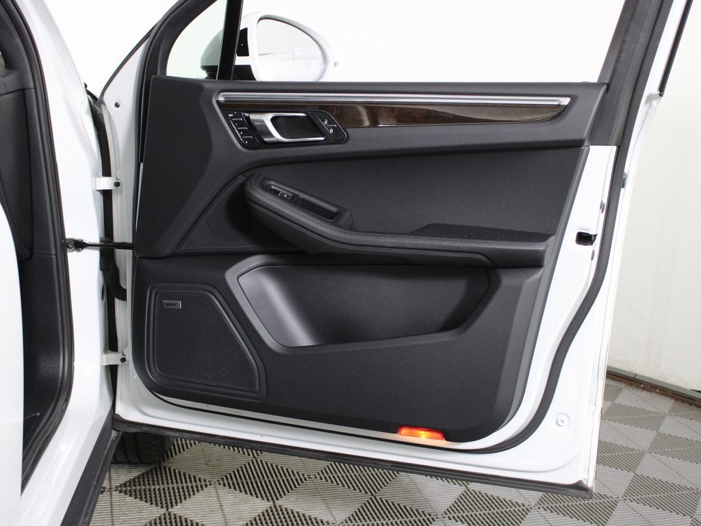 2021 Porsche Macan Base