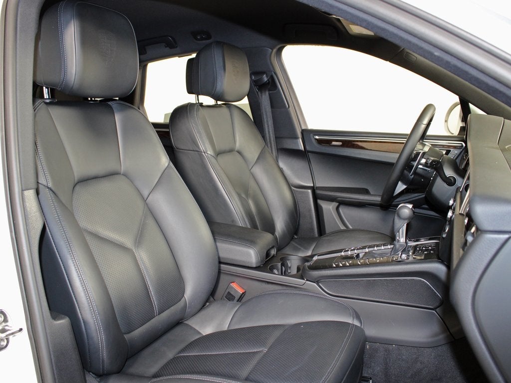 2021 Porsche Macan Base