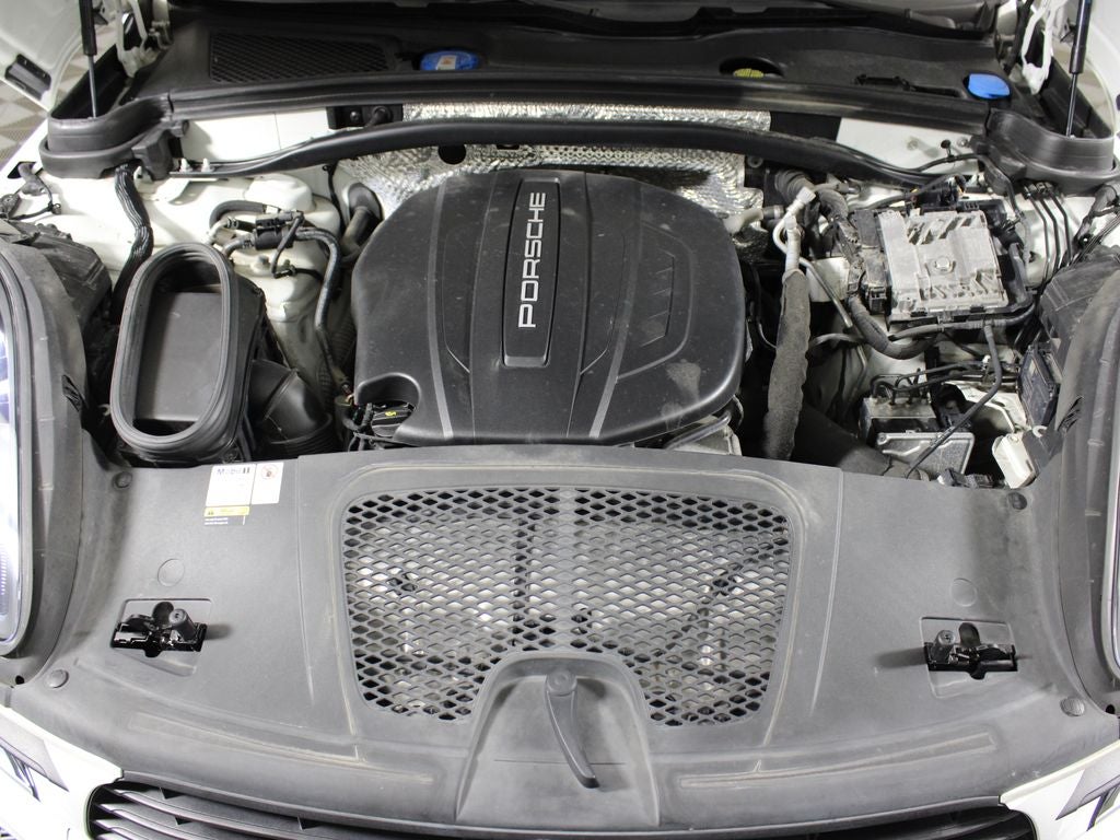 2021 Porsche Macan Base