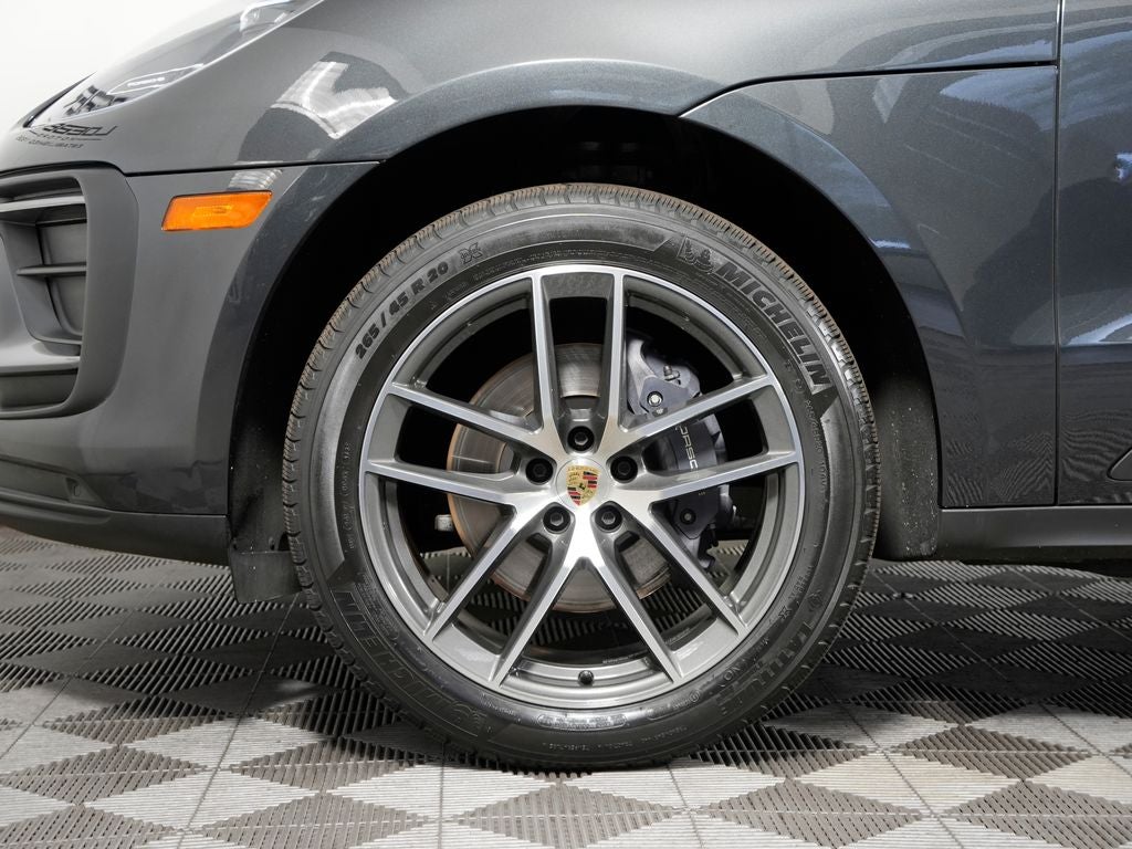 2024 Porsche Macan Base
