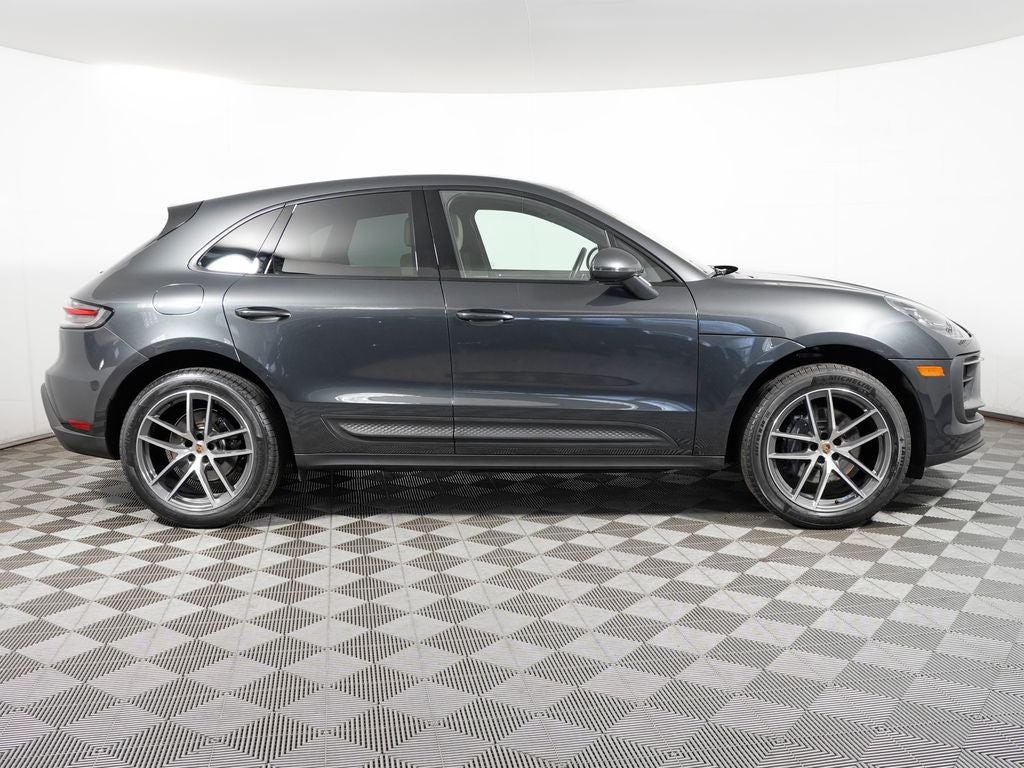 2024 Porsche Macan Base