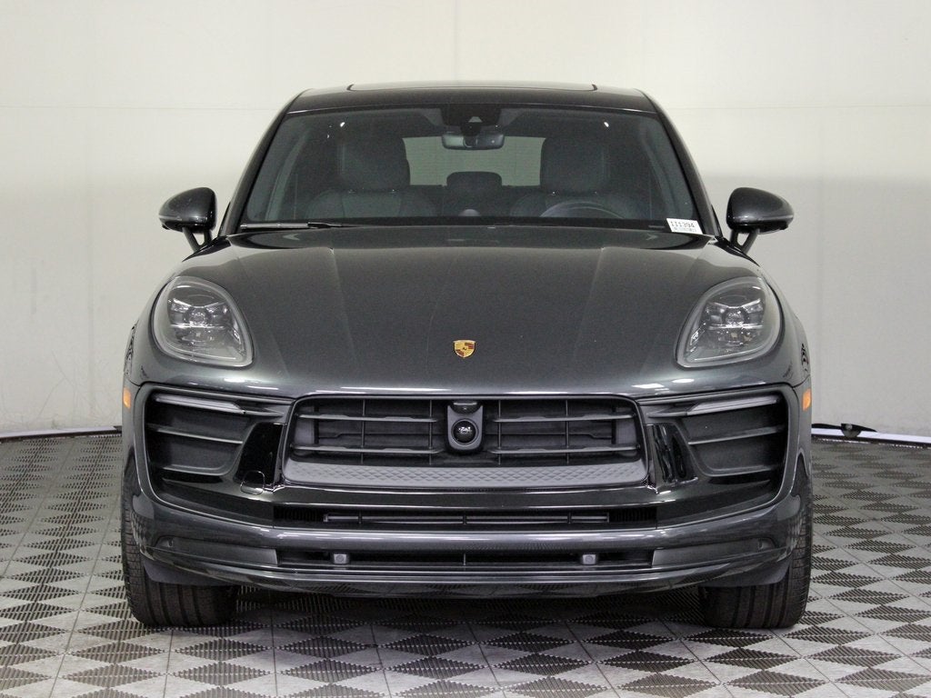 2025 Porsche Macan T