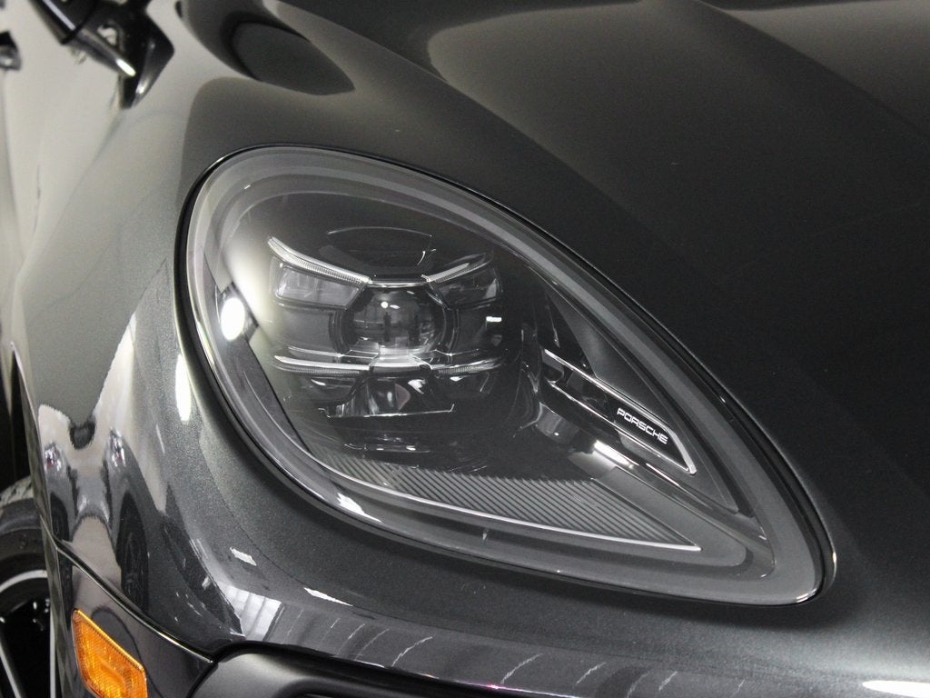 2025 Porsche Macan T