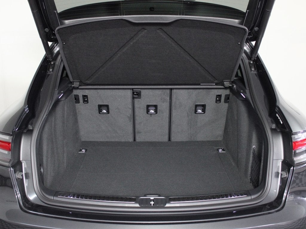 2025 Porsche Macan T