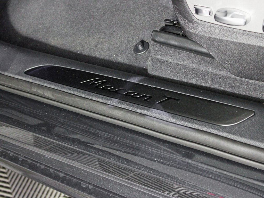 2025 Porsche Macan T
