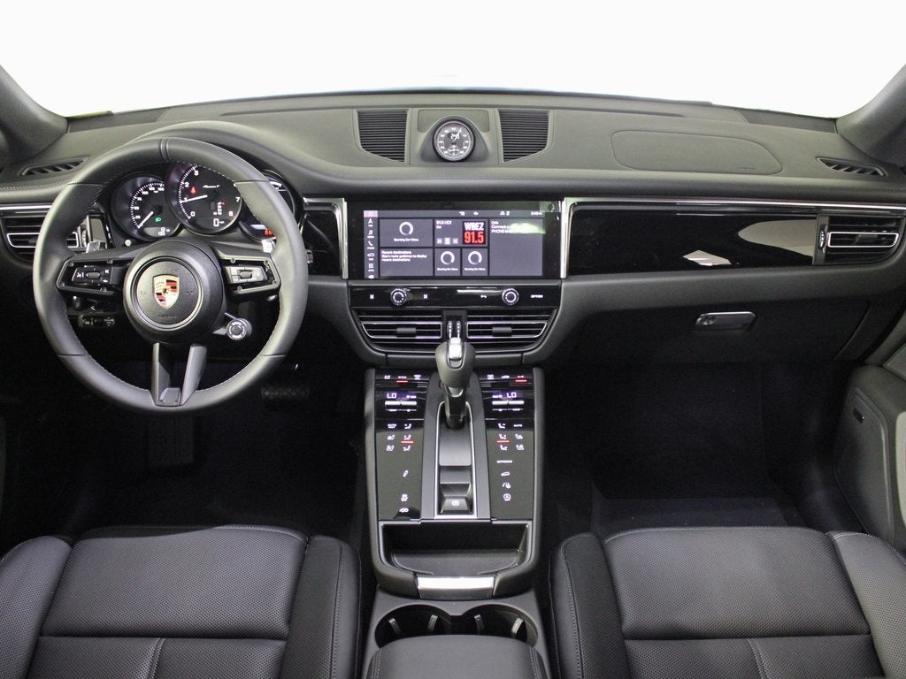 2025 Porsche Macan T