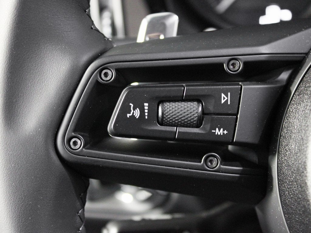 2025 Porsche Macan T