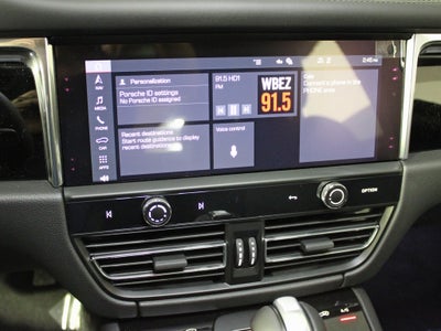 2025 Porsche Macan T