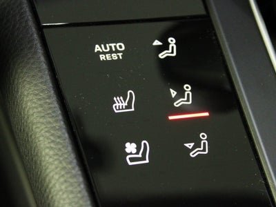 2025 Porsche Macan T