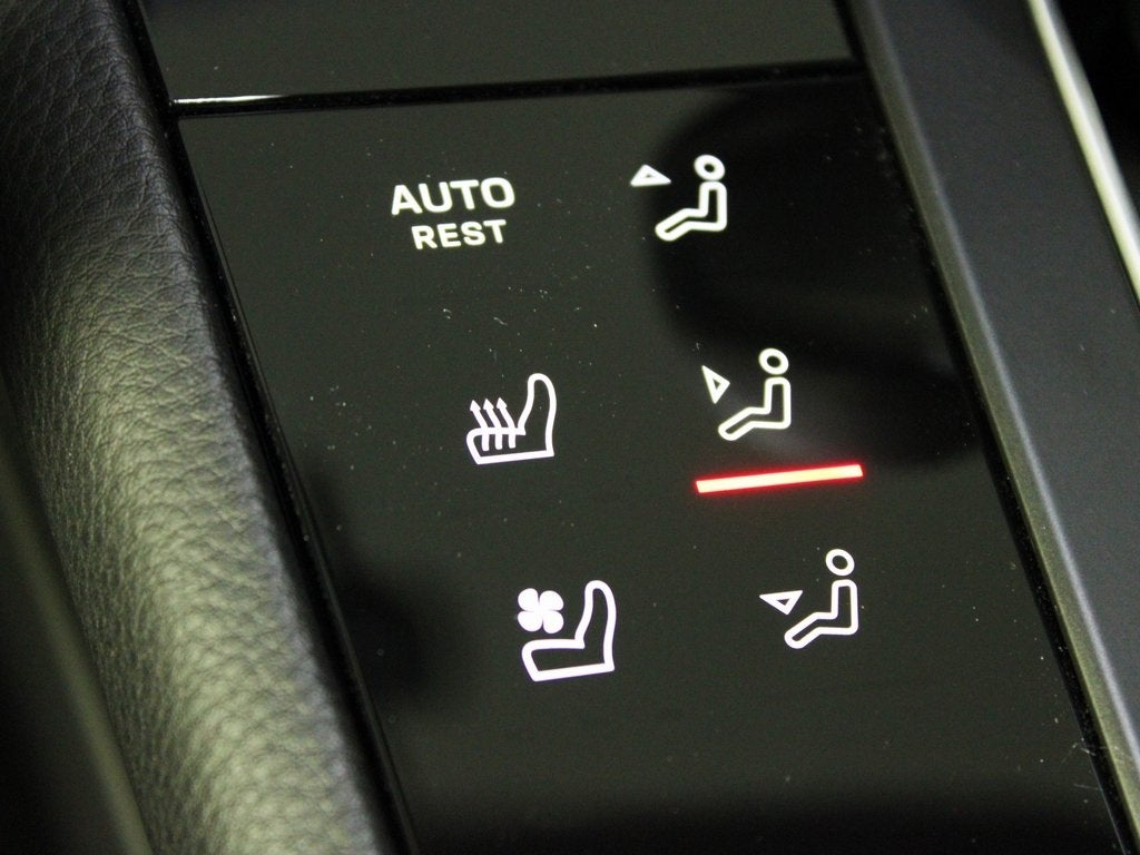 2025 Porsche Macan T