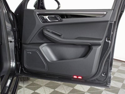 2025 Porsche Macan T