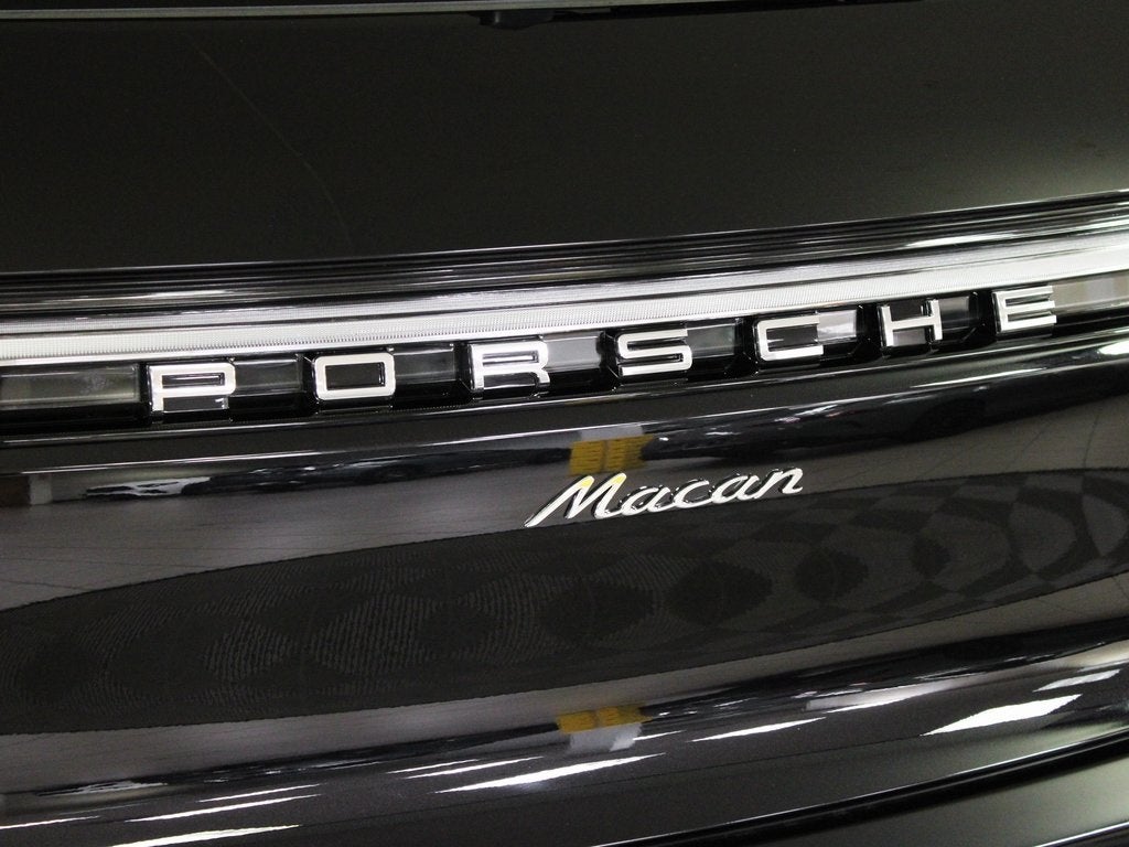 2026 Porsche Macan Base