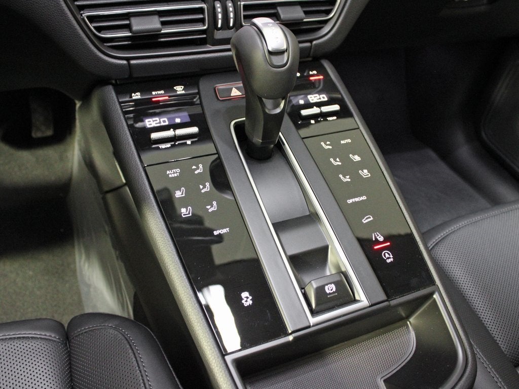 2026 Porsche Macan Base