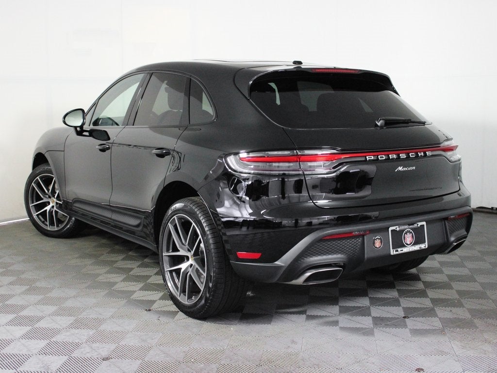 2026 Porsche Macan Base