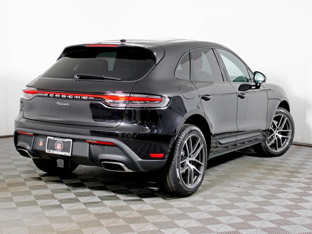2026 Porsche Macan Base