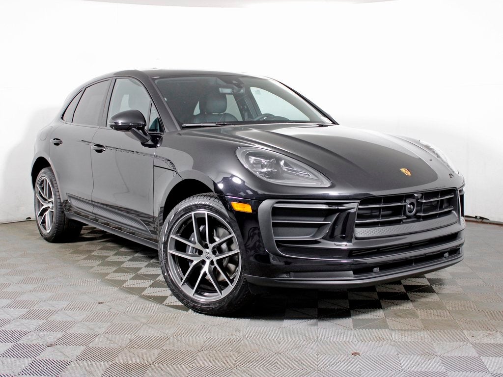 2026 Porsche Macan Base