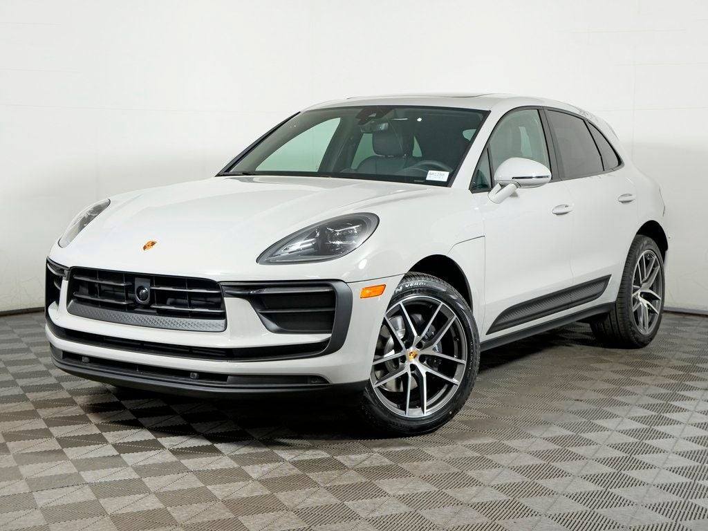 2026 Porsche Macan Base