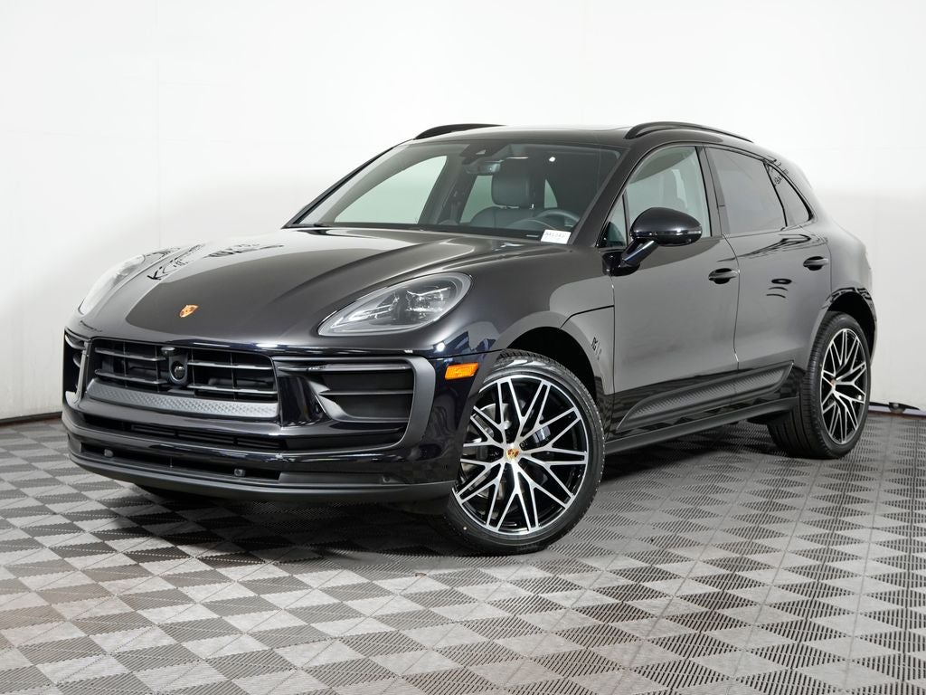 2026 Porsche Macan Base