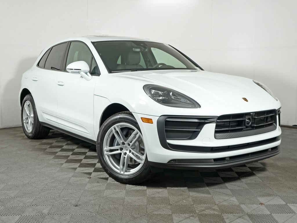 2026 Porsche Macan Base