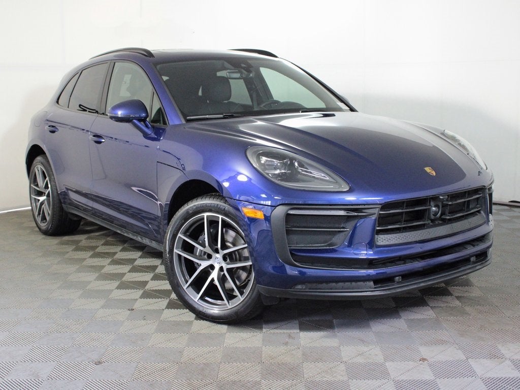 2025 Porsche Macan Base