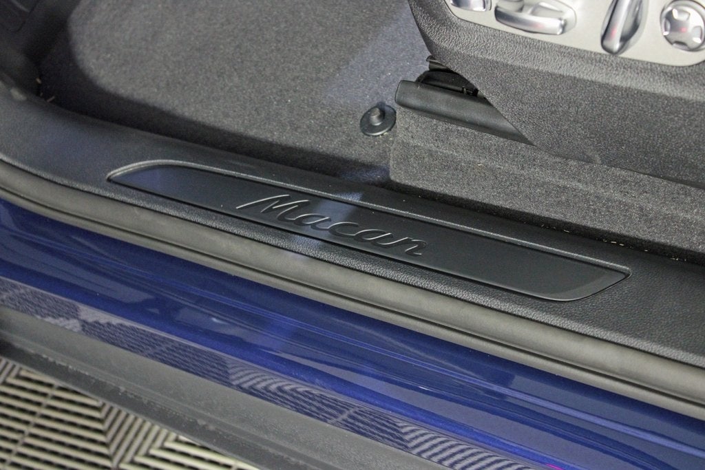 2025 Porsche Macan Base