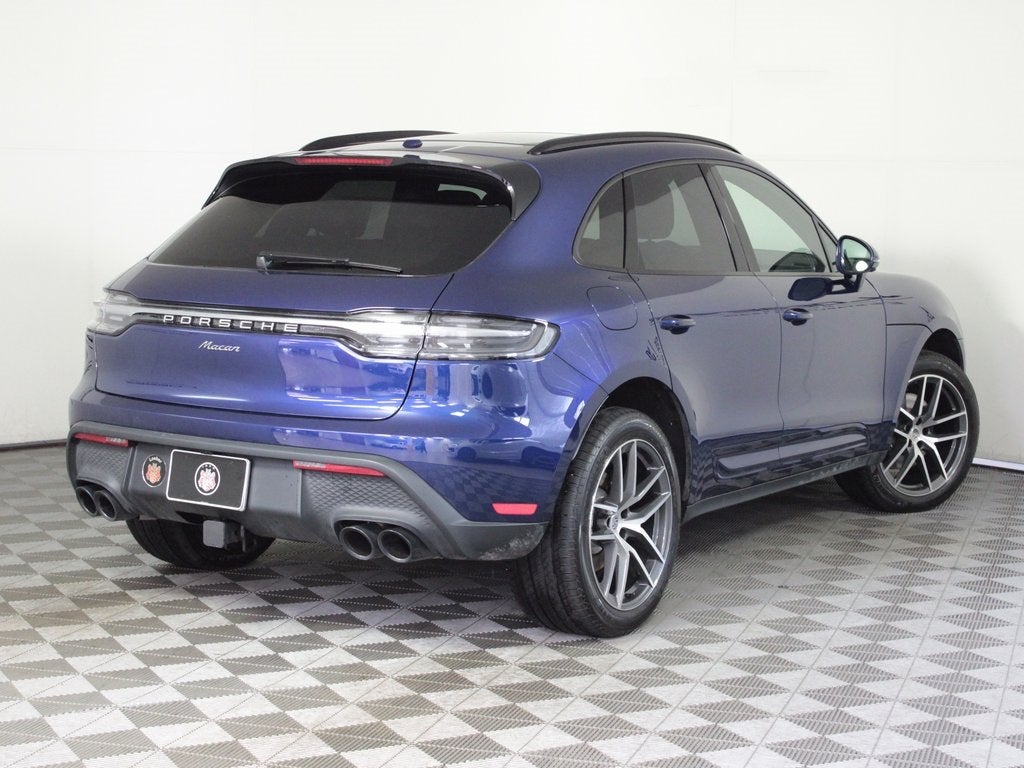 2025 Porsche Macan Base