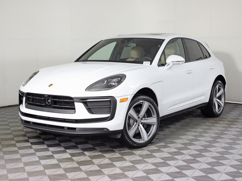 2025 Porsche Macan Base