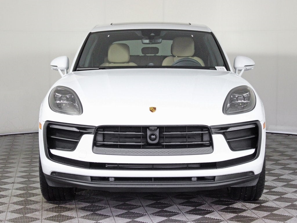 2025 Porsche Macan Base