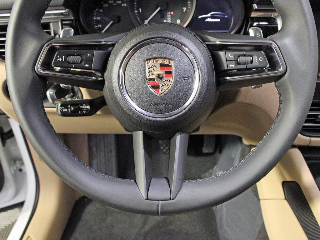 2025 Porsche Macan Base