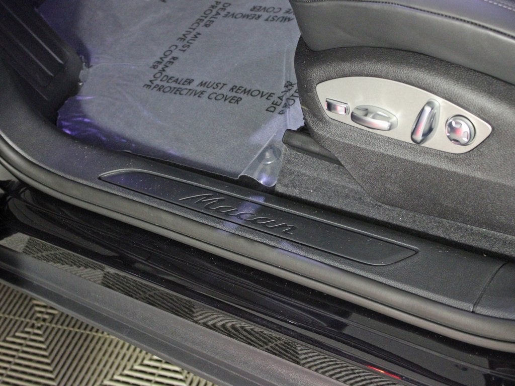 2025 Porsche Macan Base