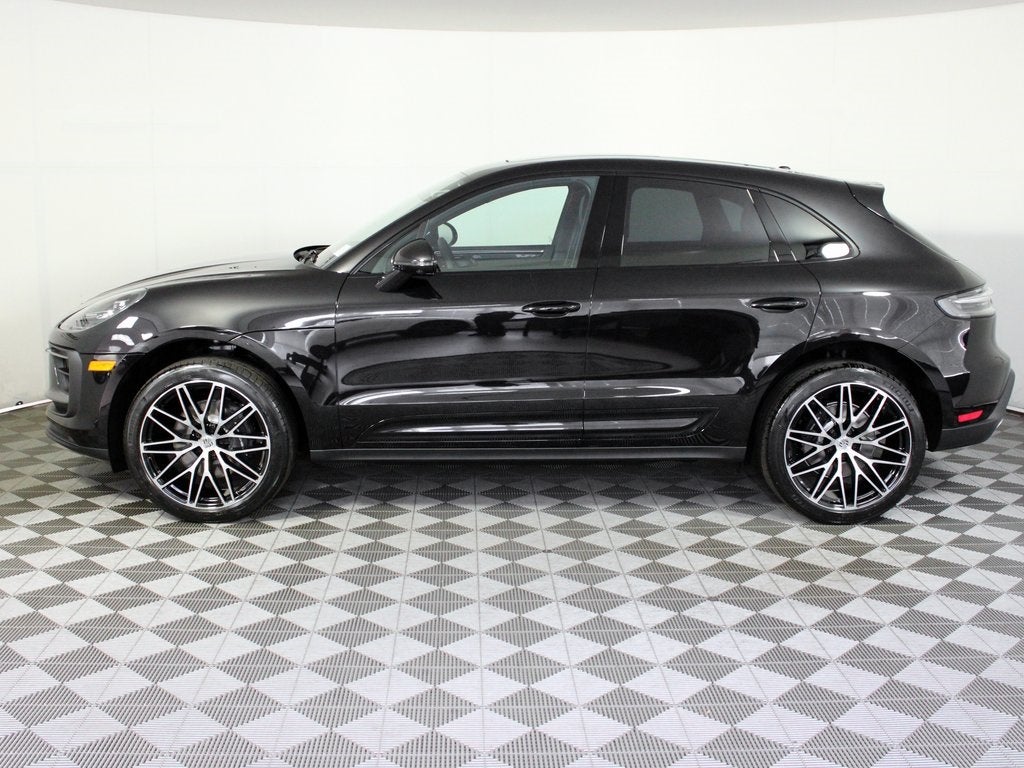 2025 Porsche Macan Base