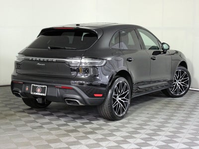 2025 Porsche Macan Base
