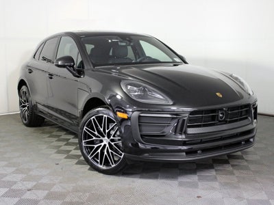 2025 Porsche Macan Base